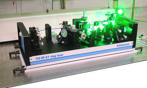 титан-сапфировый лазер TIS-SF-07